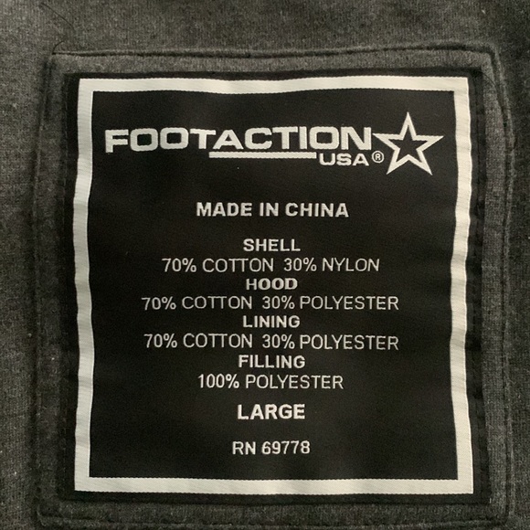 Footaction puff vest/Size Large/REMOVABLE HOODIE - Picture 4 of 5